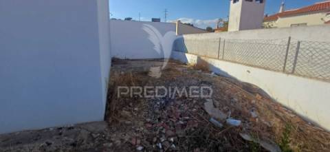 Moradia t3, com armazém e anexo t2