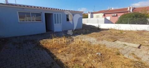 Moradia t3, com armazém e anexo t2