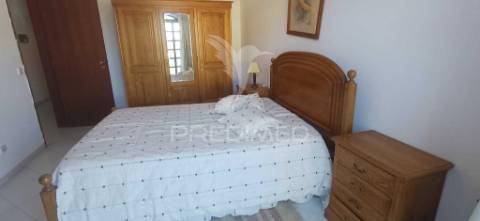 Moradia t3, com armazém e anexo t2