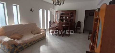 Moradia t3, com armazém e anexo t2