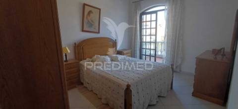 Moradia t3, com armazém e anexo t2