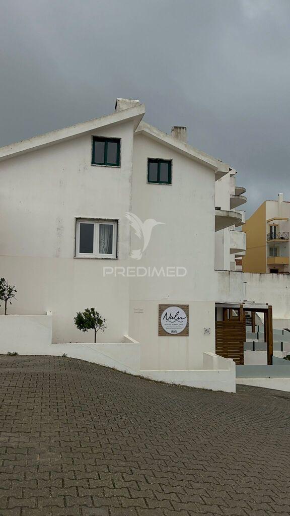 T2 mobiliado com 2 garagens - pé na areia da praia consolação