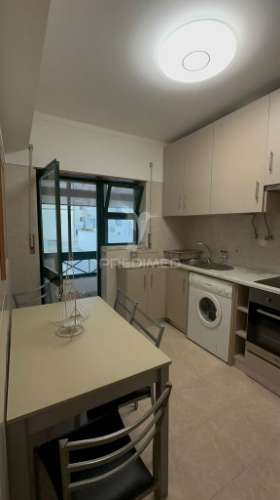 T2 mobiliado com 2 garagens - pé na areia da praia consolação