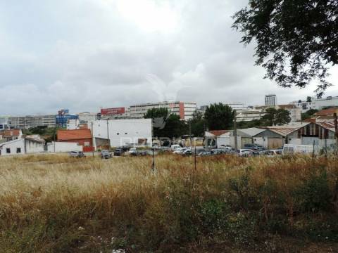 Terreno urbano com benfeitorias- baixa de preço