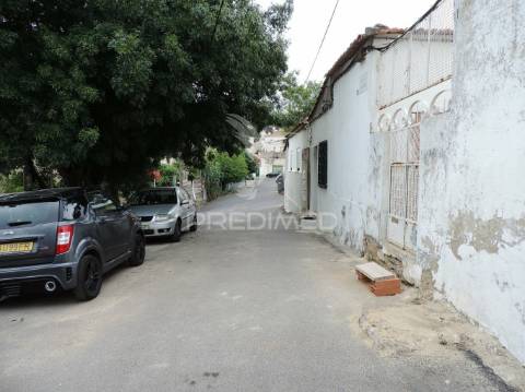 Terreno urbano com benfeitorias- baixa de preço