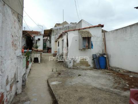 Terreno urbano com benfeitorias- baixa de preço