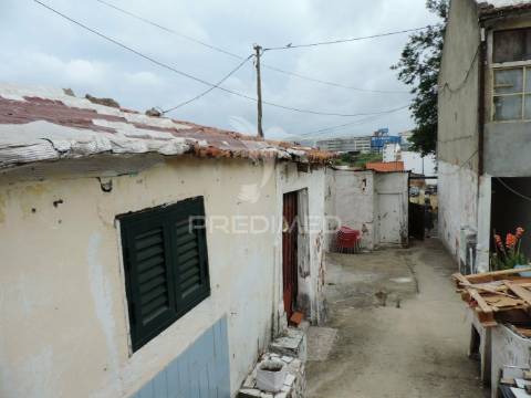 Terreno urbano com benfeitorias- baixa de preço