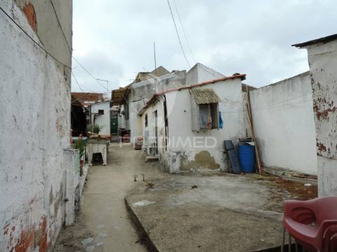 Terreno urbano com benfeitorias- baixa de preço