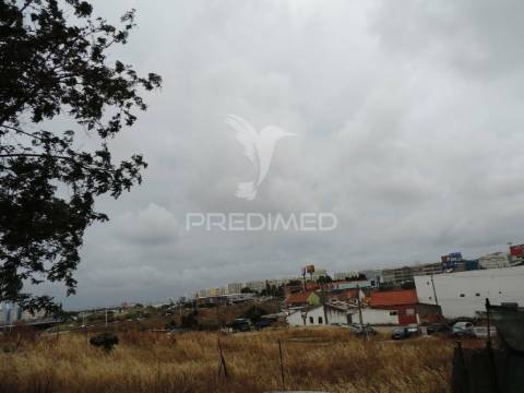 Terreno urbano com benfeitorias- baixa de preço