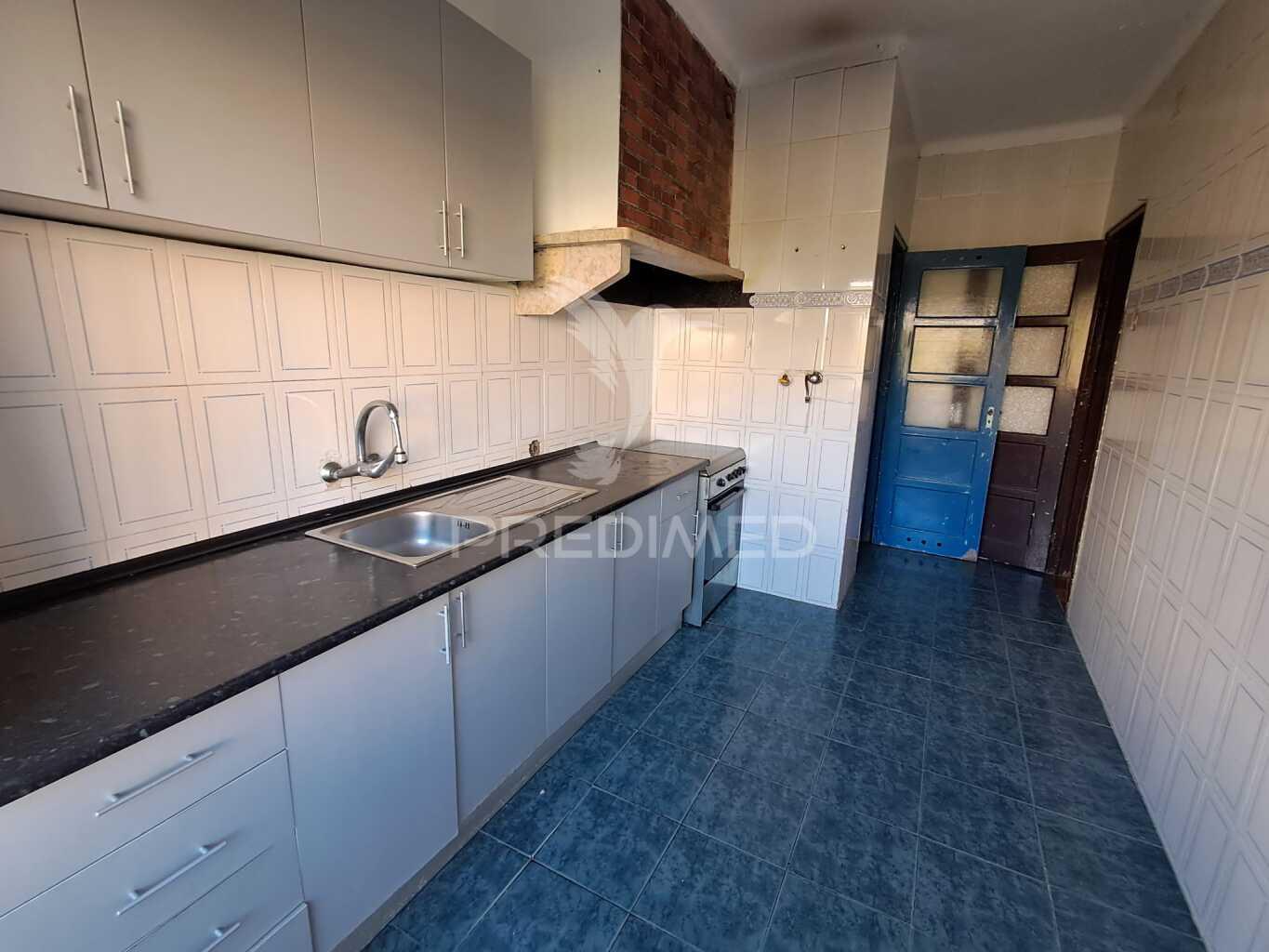 Apartamento t3 para venda – mina de água, amadora