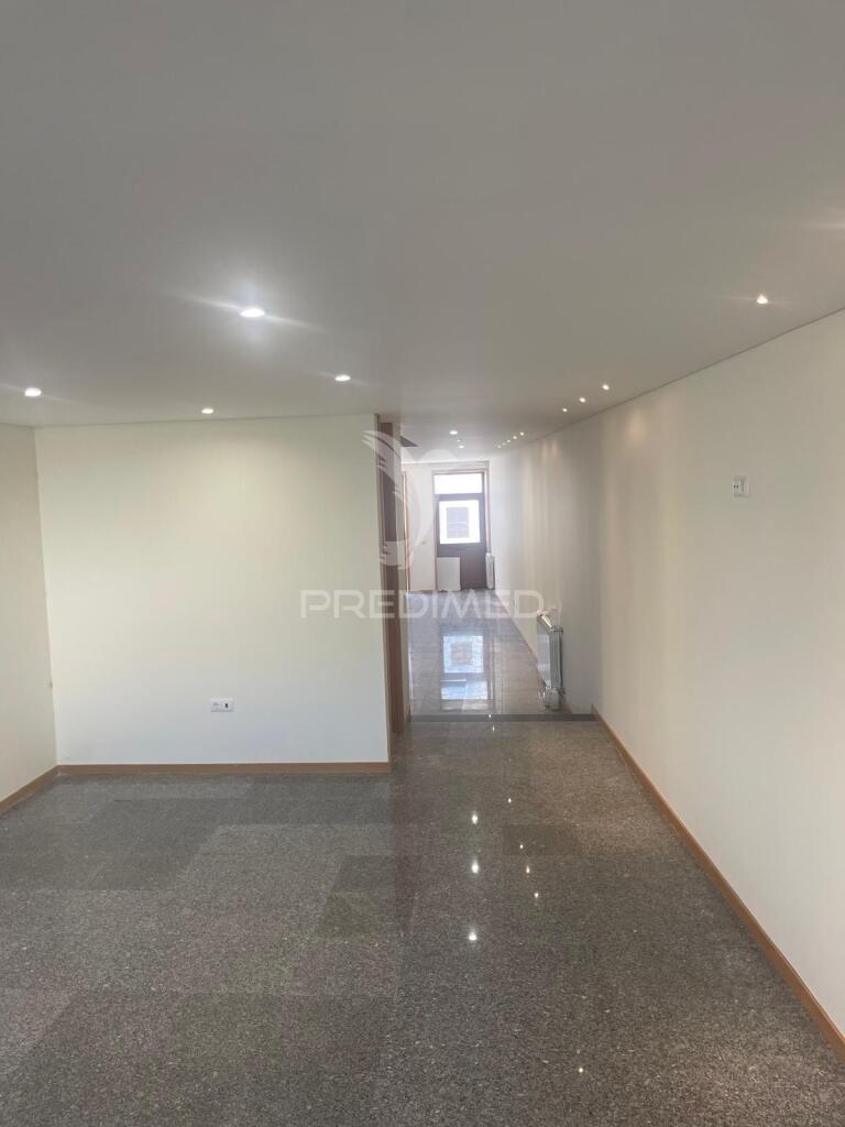 Moradia t4 com jardim - azurara - vila do conde