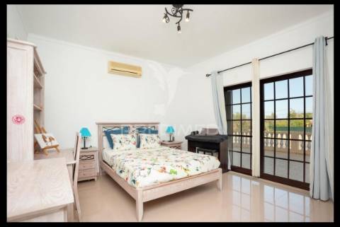 Moradia v4 quinta dos salicos