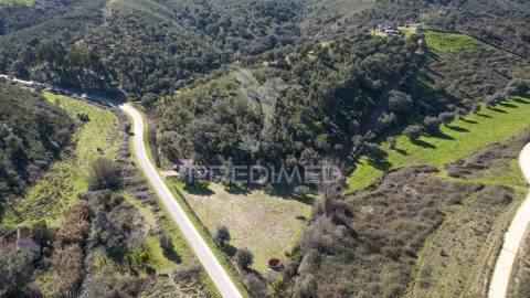 Quinta em são martinho das amoreiras.