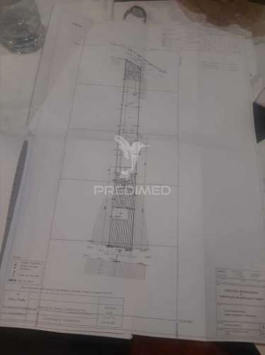 Casa antiga para reconstruir