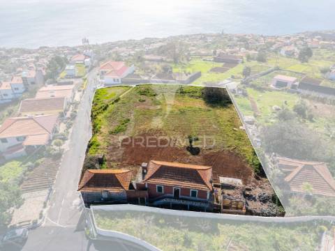 Moradias em gaula com terreno plano