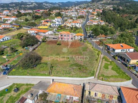 Moradias em gaula com terreno plano
