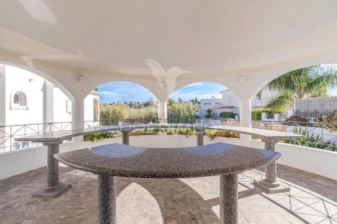 Fantástica moradia em  praia do vau