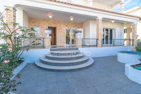 Fantástica moradia em  praia do vau