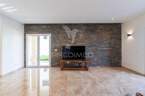 Fantástica moradia em  praia do vau