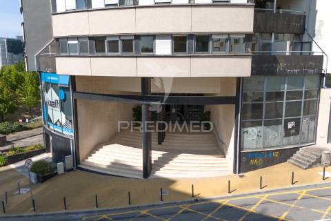 Apartamento t3 renovado com 265m² no centro de braga – são vicente (10.º andar com vista panorâmica)