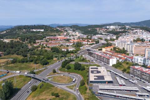 Apartamento t3 renovado com 265m² no centro de braga – são vicente (10.º andar com vista panorâmica)