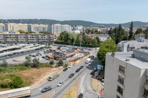 Apartamento t3 renovado com 265m² no centro de braga – são vicente (10.º andar com vista panorâmica)