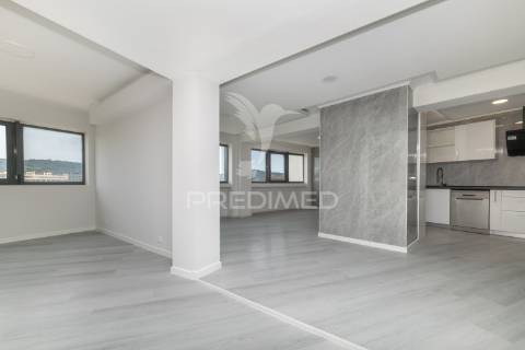 Apartamento t3 renovado com 265m² no centro de braga – são vicente (10.º andar com vista panorâmica)
