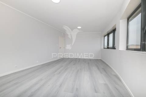 Apartamento t3 renovado com 265m² no centro de braga – são vicente (10.º andar com vista panorâmica)