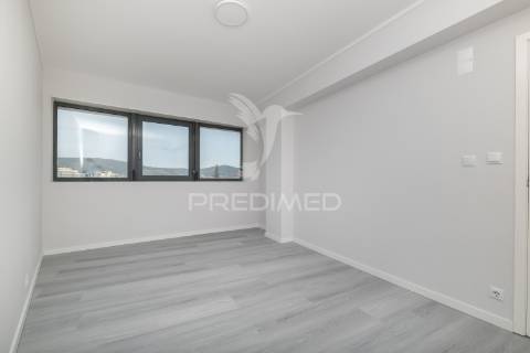 Apartamento t3 renovado com 265m² no centro de braga – são vicente (10.º andar com vista panorâmica)