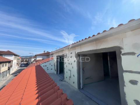 Apartamento t1 na cobertura - amares (junto ao isave) - 55 m2