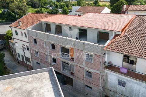 Apartamento t1 na cobertura - amares (junto ao isave) - 55 m2