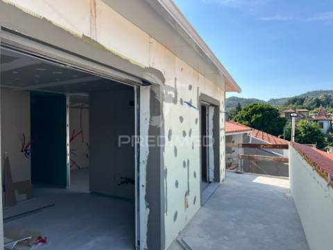Apartamento t1 na cobertura - amares (junto ao isave) - 55 m2