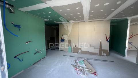 Apartamento t1 na cobertura - amares (junto ao isave) - 55 m2