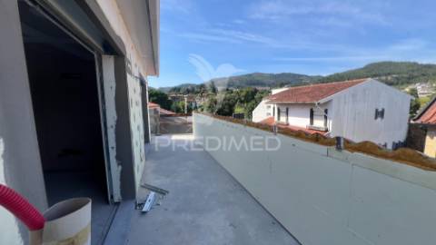 Apartamento t1 na cobertura - amares (junto ao isave) - 55 m2