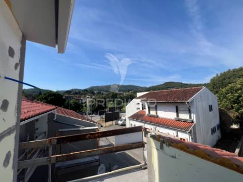 Apartamento t1 na cobertura - amares (junto ao isave) - 55 m2