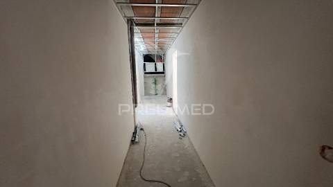 Apartamento t1 na cobertura - amares (junto ao isave) - 55 m2