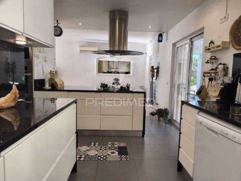 Moradia t4 em condomínio fechado