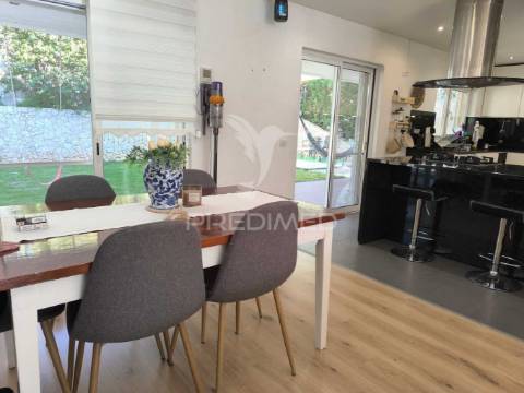 Moradia t4 em condomínio fechado