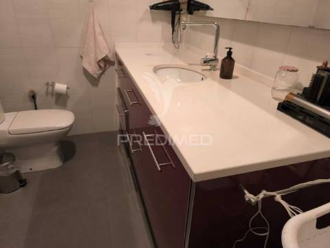 Moradia t4 em condomínio fechado