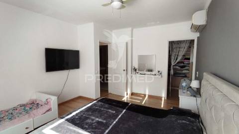 Moradia t4 em condomínio fechado