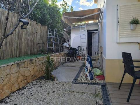 Moradia t4 em condomínio fechado