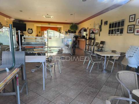 Moradia t4 em condomínio fechado