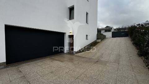 Moradia t4 nova em guimarães