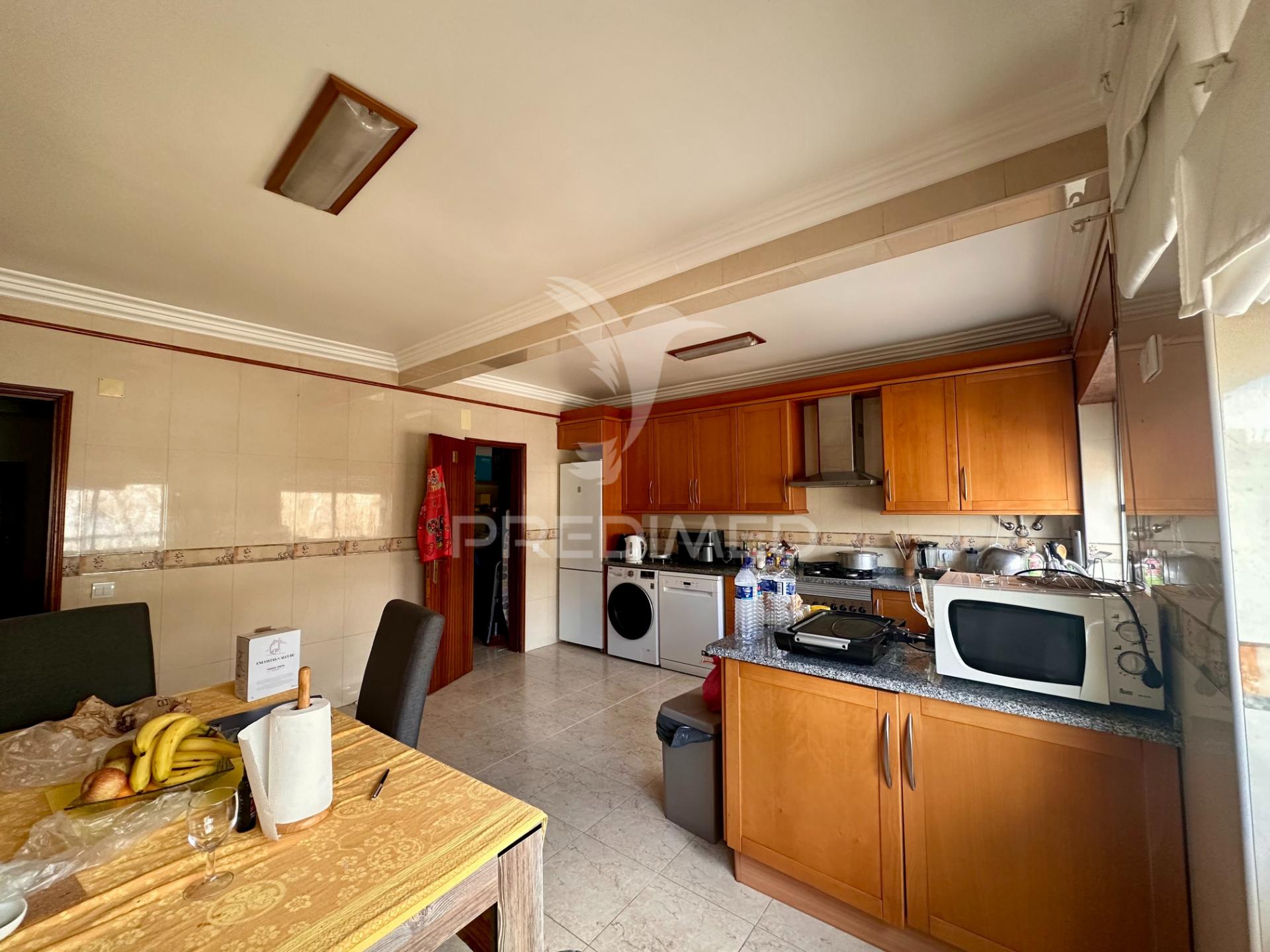 Apartamento t3 na av d. manuel i