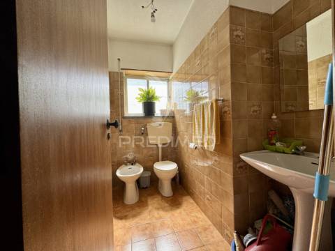 Loja/escritórios com armazém em fátima, ourém