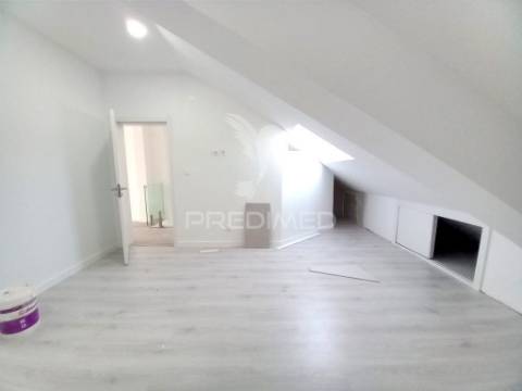 Apartamento t3 duplex caparica