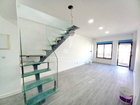Apartamento t3 duplex caparica