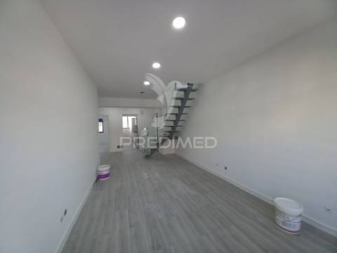 Apartamento t3 duplex caparica