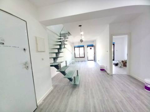 Apartamento t3 duplex caparica