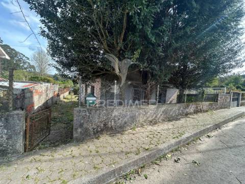 Moradia de 4 frentes à venda em pedroso, vng